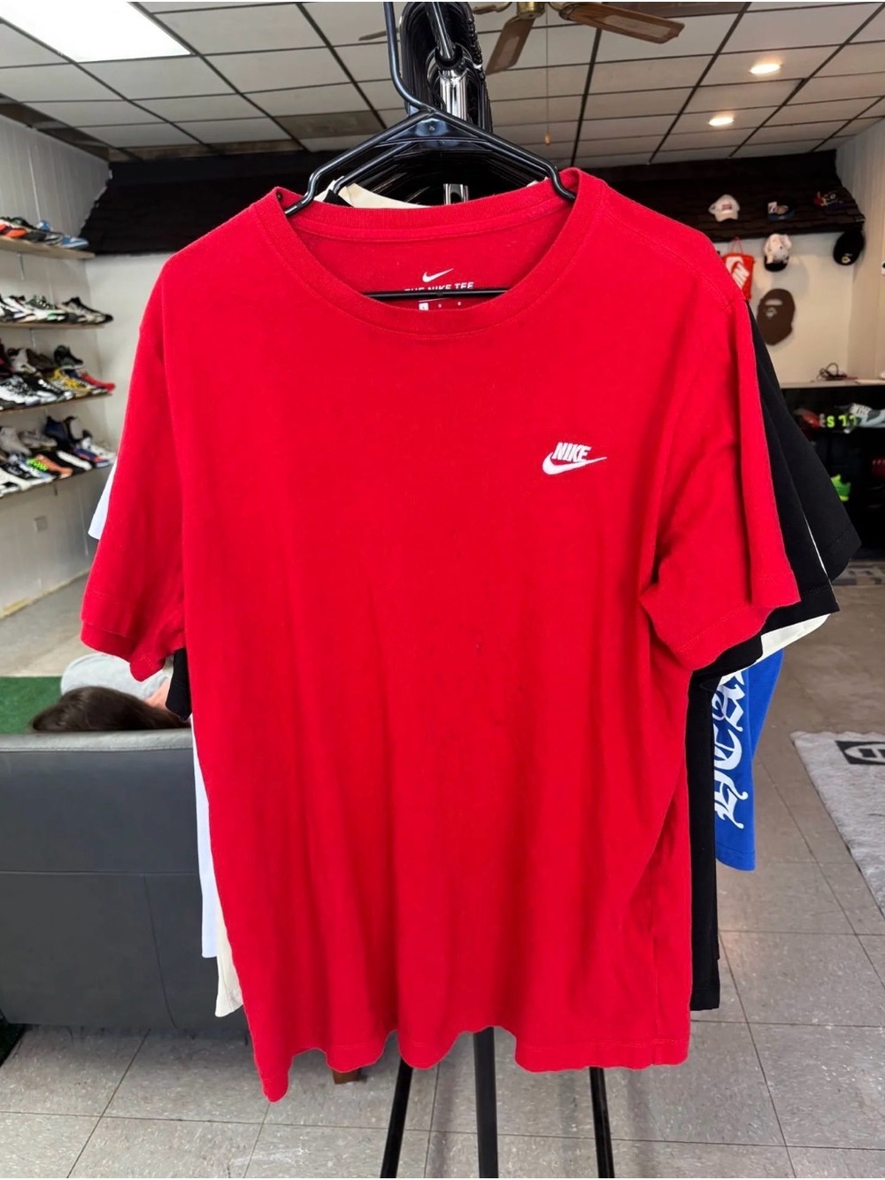 NIKE RED BLANK SIZE LARGE